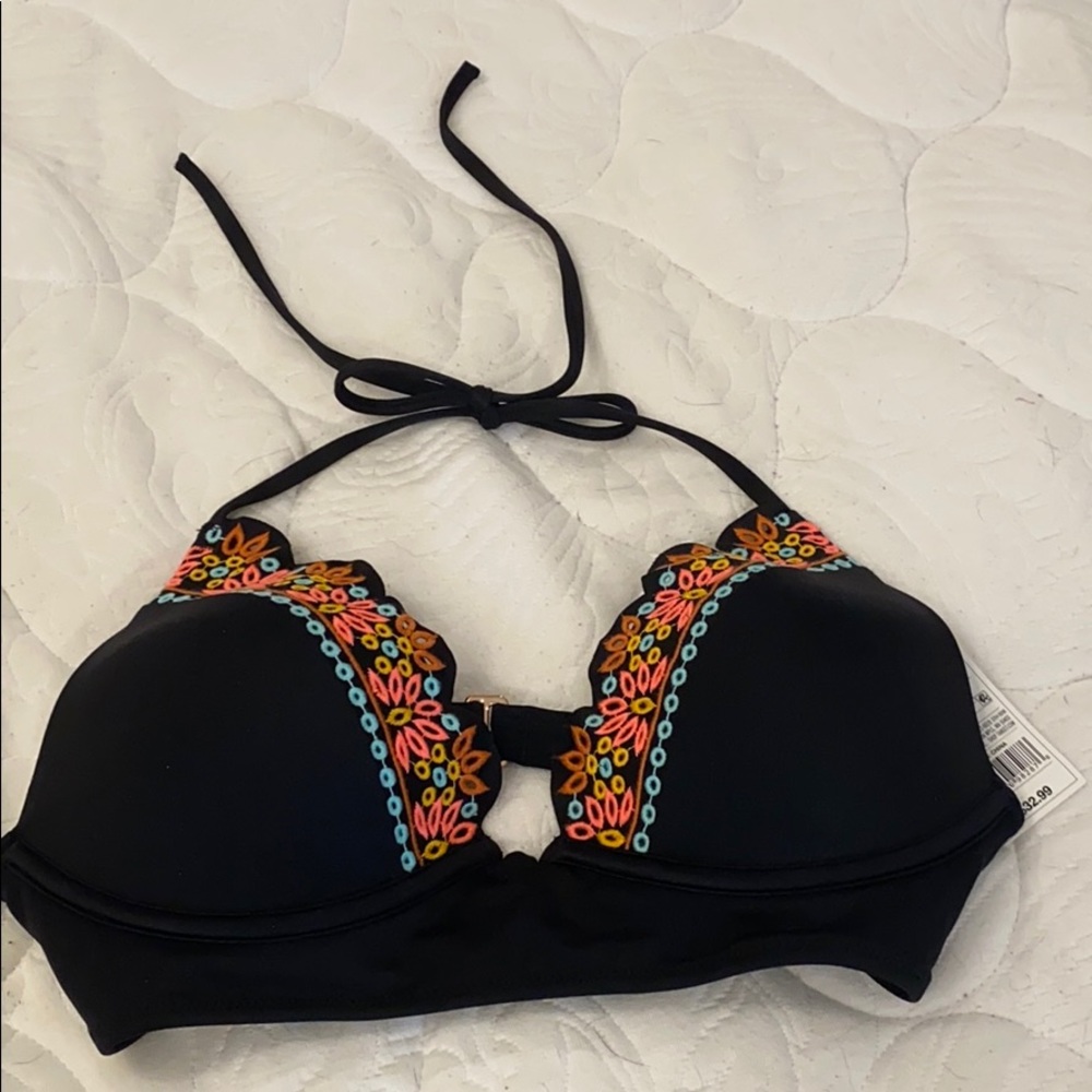 Shade & Shore black bathing suit top